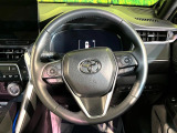 インテリアに合わせたデザインのステアリングは、運転される方のことも考え、運転しやすい形状、大きさです。是非一度、実際に触ってお確かめください。
