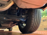 お車を安心してお乗りいただく為には、足回りの定期点検が欠かせません。サービスサポート(有償保証)では無料点検もご提供しており、安心のカーライフをお過ごしいただけるサポート体制が整っています。