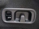 正規販売店の認定中古車は、第三者検査専門機関(AIS)に寄って、内外装から機関に至るまで公正かつ厳正に検査されています。詳しくはスタッフまでお問合せ下さい。