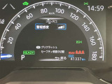 プリクラッシュセーフティー付きです。進路上の作動対象(システム作動対)をセンサーで検出し、衝突の可能性が高いと判断した際に警告やブレーキ力制御を行い衝突回避操作を補助します