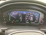 視認性の高いメーター類が、運転に必要な情報を的確に伝えます。落ち着いたデザインで、運転に集中できる空間を演出しますよ。