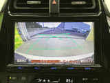 後方確認に役立つモニター画面。駐車時や狭い道での運転も、より安全に行えます。運転に自信がない方にもおすすめです。
