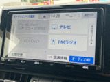 高音質なサウンドを楽しめるオーディオシステム。CDやラジオなど、様々なソースに対応しています。ドライブのお供に最適です。