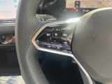 アダプティブクルーズコントロール(ACC)&トラベルアシスト搭載。車間距離維持+車線サポートで快適なドライブを。