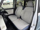 運転しやすいシンプルな操作性。必要な情報が視認しやすいインストルメントパネルも魅力です。