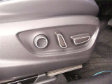 【電動シート】運転席シートの位置調整はスイッチ操作だけ!微調整もできますよ。