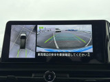 後方の状況を安全に確認できるモニター。駐車時や狭い道での運転をサポートします。