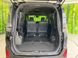 普段のお買い物や通勤、送迎等に十分な荷室スペースを確保しております。セカンドシートを倒すと、大きな荷物の積載も可能です♪