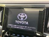 【メーカー純正9型ナビ】インテリアに溶け込むスタイリッシュな「専用設計」メーカーナビを装備♪視認性や操作性など基本性能にも優れ、より上質なカーライフをお楽しみいただけます。