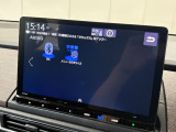 ナビのオーディオソース画面です!ラジオやBluetoothなど、さまざまな音楽ソースを選択して楽しめます。お好みの音楽を聴きながら、毎日の通勤からロングドライブまで快適にお過ごしいただけます。