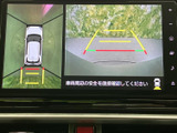 駐車時の安全性を高めるバックモニター付き。狭い場所でも安心して駐車できます。