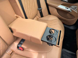 メルセデス・ベンツの定める厳しい基準をクリアしたお車のみをご案内させて頂きます。納車前整備はメーカー規定に基づき当店3Fの指定工場で入念に行なわれます。熟練のメカニックがお客様のお車を整備致します。