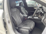 ●S-Line専用ハーフレザーシート:高級感もさることながら、スポーツタイプにふさわしくフィットするシート!そして、車との一体感を演出してくれます!