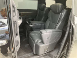 ゆとりある広々とした車内空間は、ドライブを始め買い物やレジャーなど、幅広く活躍します。一人でもみんなとでもお出かけを楽しみましょう!