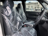 座り心地の良いシートは、長距離運転でも疲れにくい設計。運転席からの視界も広く、快適なドライブをサポートします。