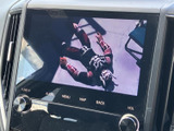 停車中には、テレビや動画コンテンツをお楽しみいただけます。休憩時間や待ち時間に、快適なひとときを過ごせる便利な機能です。