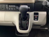 停車中にブレーキペダルを踏み続けなくてもブレーキ保持ができるオートマチックブレーキホールド機能もついております。