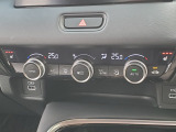 前席シートヒーターとオートエアコンのスイッチ
