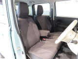見通しのよいすっきりとした視界で、誰でも運転しやすいです。運転のしやすさは疲れにくさにも繋がりますよ♪