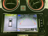 後方確認をサポートするモニターが、安全運転をサポートします。狭い道や駐車時にも、より安心して運転できます。運転支援機能が充実しています。