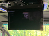 【12.8型フリップダウン】大画面モニターで後席でもエンタメをお楽しみいただけます。家族や友人とお出かけする機会が多い方に大人気です♪