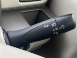【 オートライト 】オートライトなのでライトの点け忘れを気にすることなく運転が出来ます♪