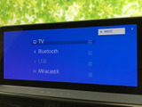 お好みの音楽をクリアな音質で楽しめます。様々なソースに対応し、快適な車内空間を演出。長距離ドライブも飽きさせません。