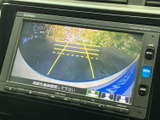 後方の視界を広げ、安全な駐車をサポート。ガイドライン表示で、狭い場所でもスムーズに駐車できます。