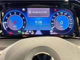 デジタル液晶メーター&rdquo;Digital Cockpit Pro&rdquo;です。画面の切り替えは、ハンドルのボタンで簡単に操作ができます。