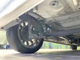 お車を安心してお乗りいただく為には、足回りの定期点検が欠かせません。サービスサポート(有償保証)では無料点検もご提供しており、安心のカーライフをお過ごしいただけるサポート体制が整っています。