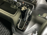 発進時から滑らかに加速する無段階変速のCVTはストップ&ゴーの多い街の中も快適です