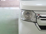 LEDヘッドライトは、点灯の瞬間から光量を発揮し、突然暗くなるトンネルなどでの安定感を高めます。