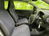 運転席は、シンプルで機能的なデザイン。操作しやすい配置で、運転に集中できます。座り心地も良好で、長距離運転も快適です。