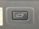 【パワーバックドア】スマートキーや運転席のボタンを押すだけでリアゲートが自動で開閉します!荷物を持っている時や、高い位置にあるバックドアを閉める際に便利な機能です♪