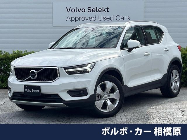 XC40 B4 AWD モメンタム 4WD