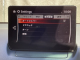レバーをAUTOの位置にしているとき、レインセンサーが雨を感知すると、雨量に応じてワイパーが自動で作動してくれるオートワイパーを装備!設定変更で非作動にすると、間欠作動に固定されます。
