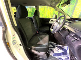 運転席シート廻りは使用感も少なく、良好な状態となっています。丁寧に使われていたことがよくわかりますね。