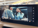 停車中なら、TVの視聴も可能です。休憩時間にニュースや番組を楽しむのも良いですね。