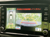 後方確認をサポートするモニターで、狭い道や駐車時も安心です。周囲の状況を把握しやすく、安全な運転を支援します。