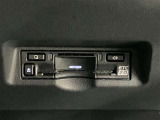 高速道路で便利な【ETC2.0】を装備しています。光ビーコン搭載で渋滞情報などナビゲーションと連動することで機能も充実いたします。他、観光施設に立ち寄るための高速料金割引サービス等もございます。