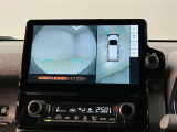安全機能のバックモニター&全周囲モニターも装備です。