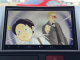 停車中に楽しめるTV機能。休憩時間などに、ニュースや番組をチェックできます。長距離ドライブの移動時間を有効活用できます。