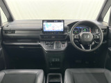 ★いつでも気持ちよく運転できて、使い勝手のいい収納や体をケアするシート、細部にまでこだわったインテリア♪