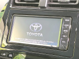 【メーカー純正ナビ】インテリアに溶け込むスタイリッシュな「専用設計」メーカーナビを装備♪視認性や操作性など基本性能にも優れ、より上質なカーライフをお楽しみいただけます。