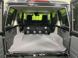 床下収納式のサードシートです。座席部分をコンパクトに収納でき、広大な荷室スペースとしてお使いいただけます!乗車人数や荷物の量など利用シーンに合わせて3列目を有効活用でき、とっても便利♪