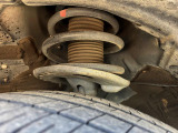 お車を安心してお乗りいただく為には、足回りの定期点検が欠かせません。サービスサポート(有償保証)では無料点検もご提供しており、安心のカーライフをお過ごしいただけるサポート体制が整っています。