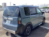 この度は、当店のお車をご覧いただきまして誠にありがとうございます。当店では全国販売・納車も行っております。県によって陸送費用は異なりますのでお気軽にお問い合わせください。