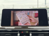 停車中に楽しめるTV機能。休憩時間や待ち時間に、ニュースや番組をチェックできます。快適な空間でリラックスした時間を過ごせるでしょう。