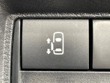 【パワースライドドア】スマートキーや運転席のスイッチでスライドドアの開閉が可能♪電動だから力を入れてドアを開ける必要が無く、小さいお子様でも、重い荷物を持っている時もラクに開け閉めできます♪