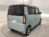 リアはプライバシーガラス付です。見た目もかっこいいですよね。また、太陽光を防ぐので冷房の効きを良くする効果もあるんです。エアコンを控えめにすれば燃費向上も見込めますよ。